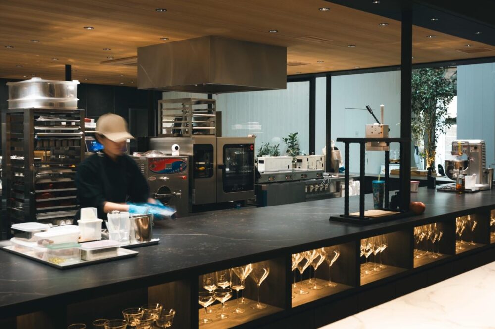 PRISM LABのオープンキッチン