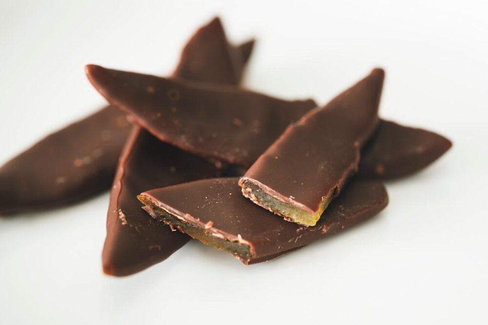 柚香をチョコレートでコーティングしたMAISON REVELのショコラコンフィ・柚香
