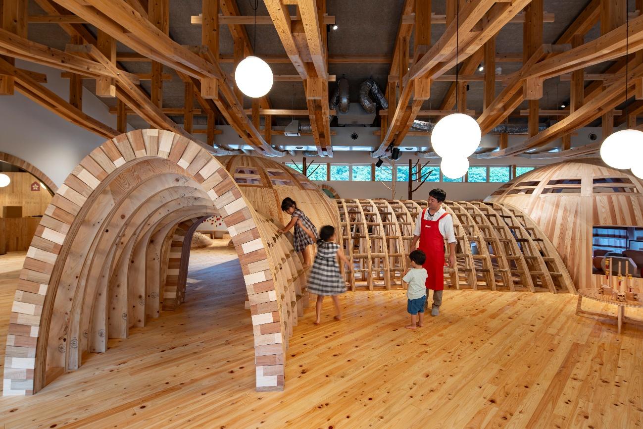 高知「佐川おもちゃ美術館」のトンネル