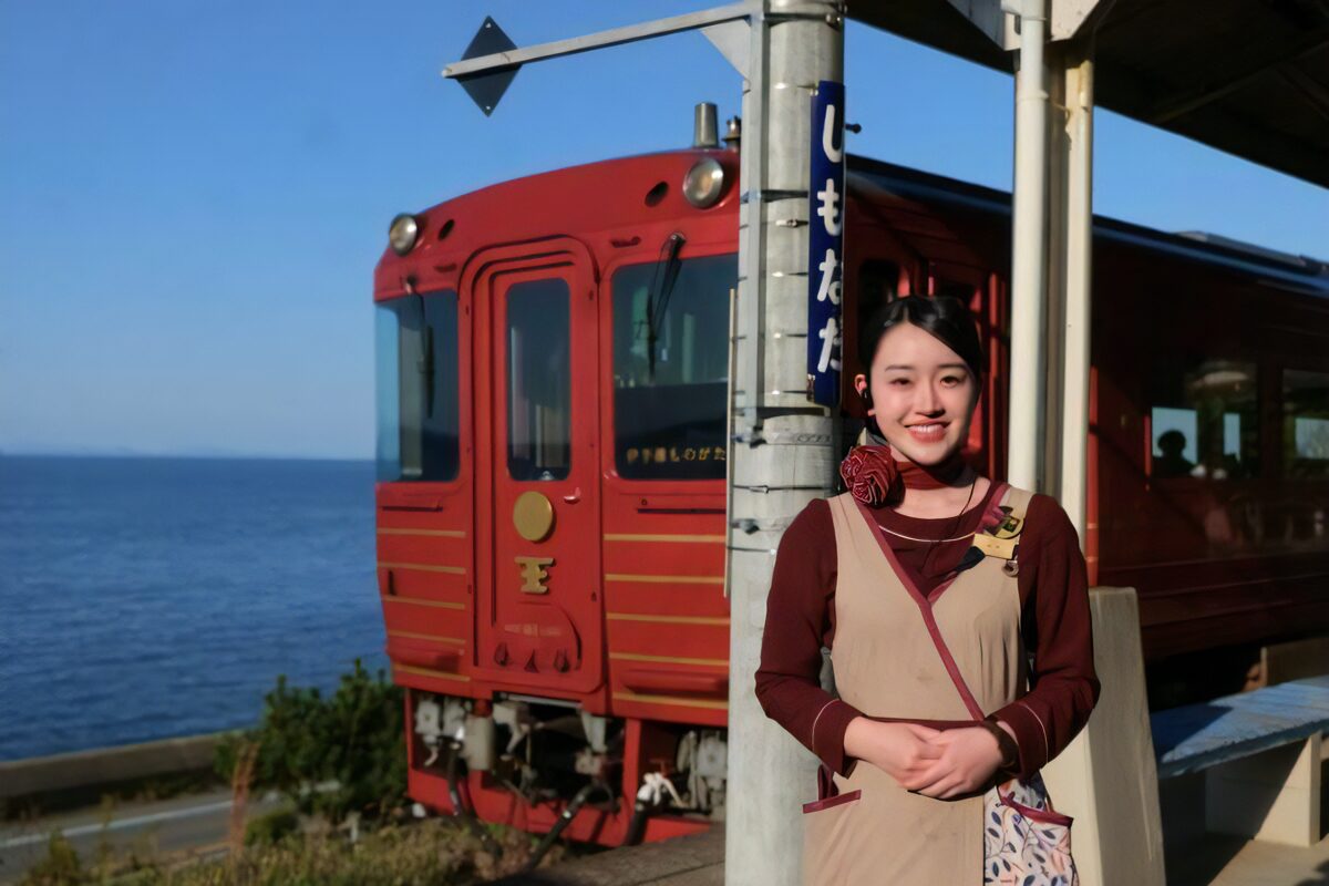 快適な旅を提供してくれるアテンダントさんの笑顔