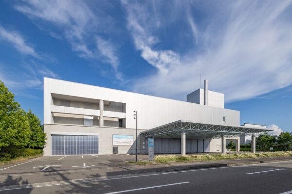 おきのすインドアパークの外観