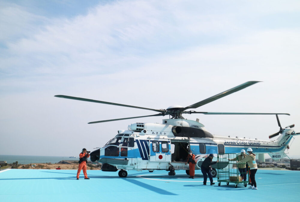 ヘリポートのある屋上で避難訓練