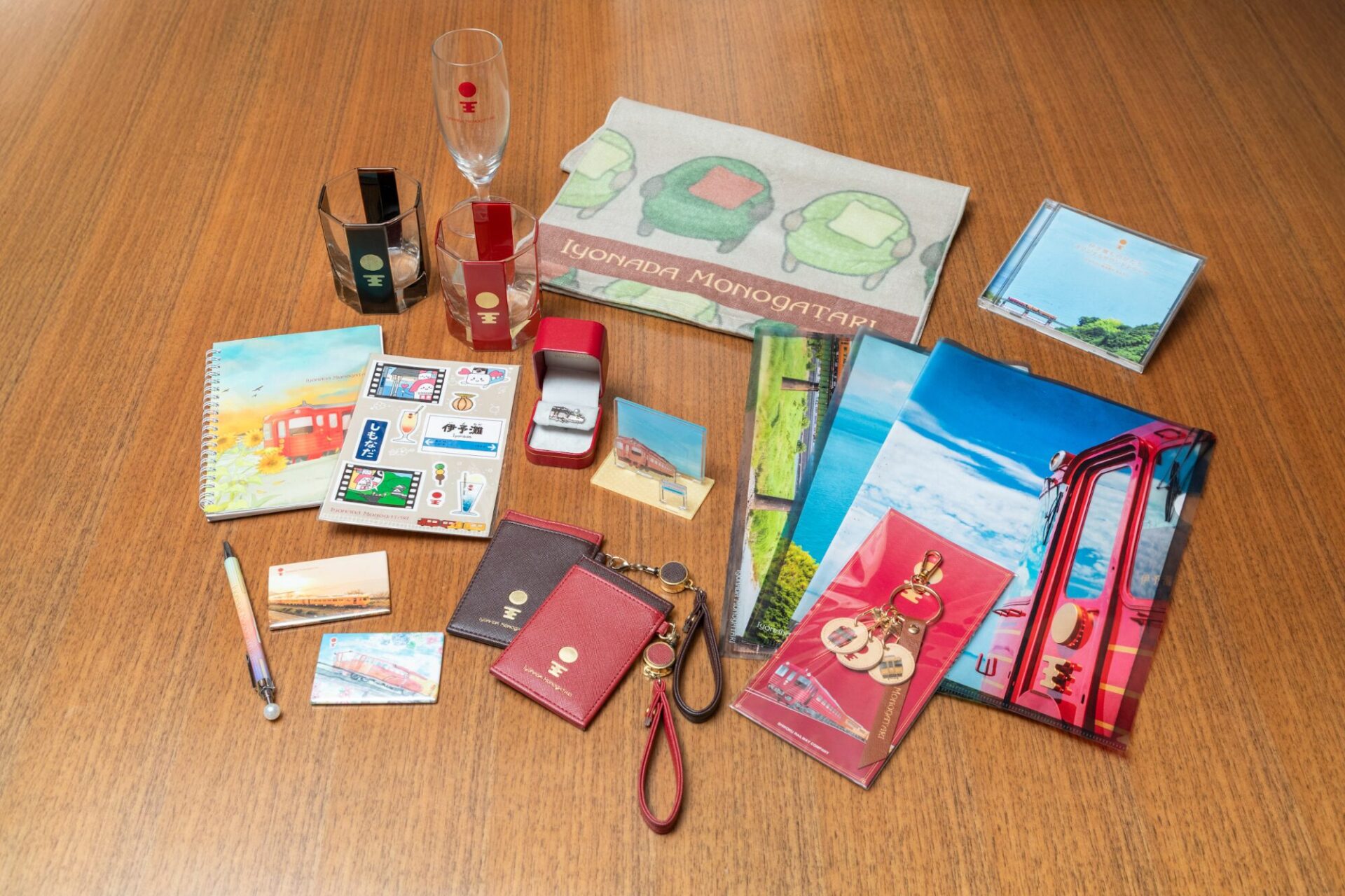 「伊予灘ものがたり」のオリジナルグッズたち