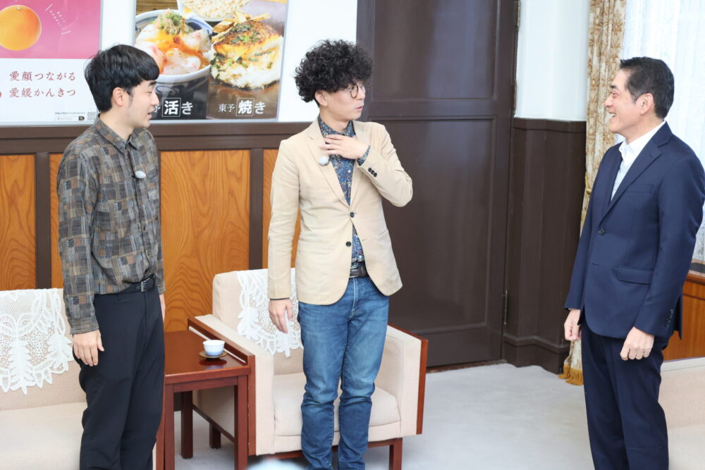 愛媛県知事訪問するたくろうのきむらバンドさんと赤木裕さん