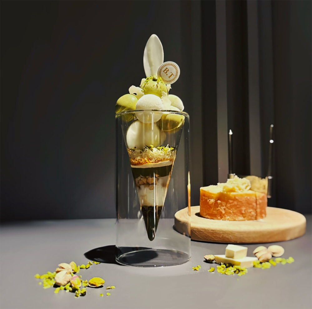 BAR TIEの「ピスタチオチーズパフェ」