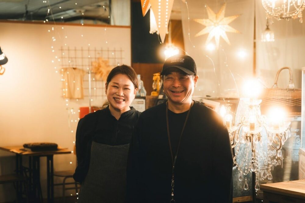 エヌズキッチンアンドラボの店主・小池さんご夫妻