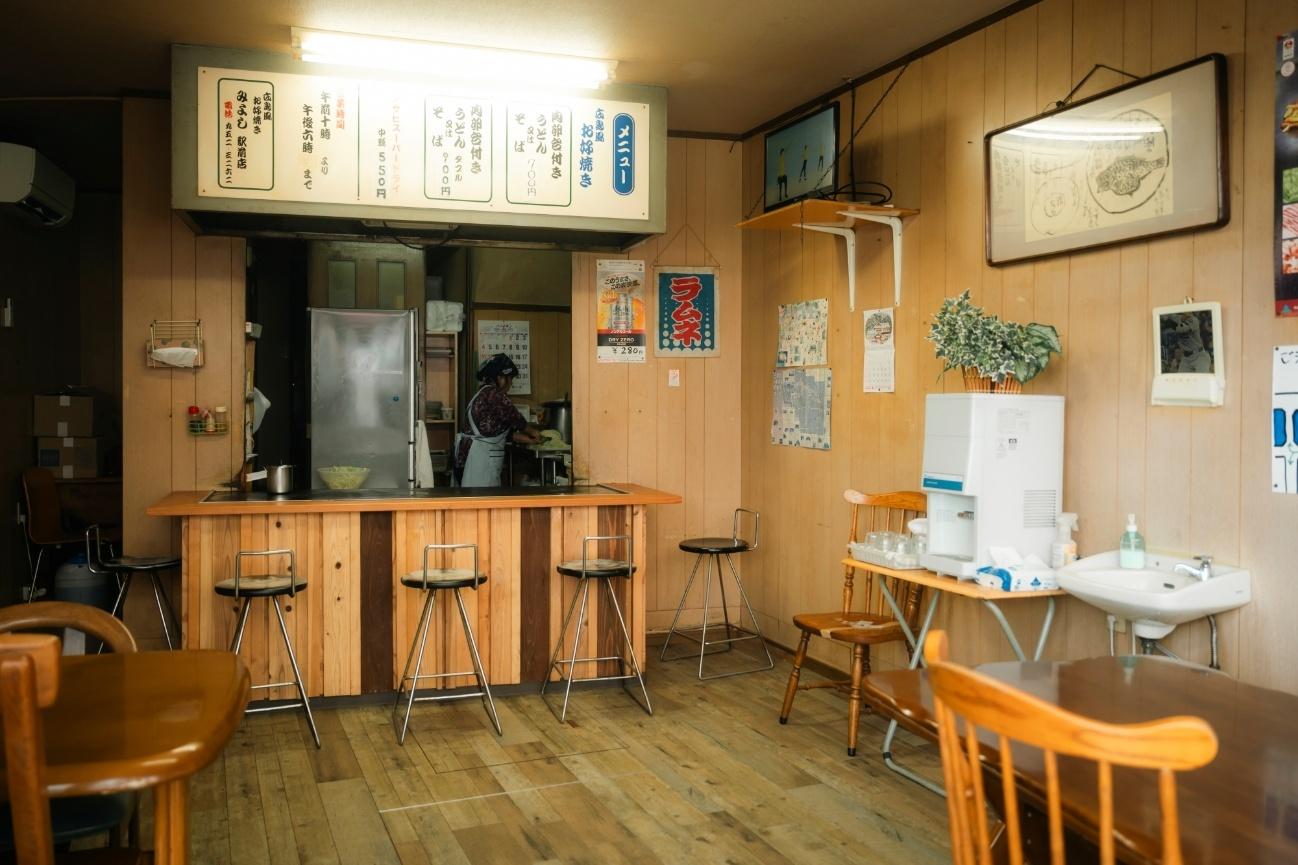 お好み焼き みよしの店内の様子